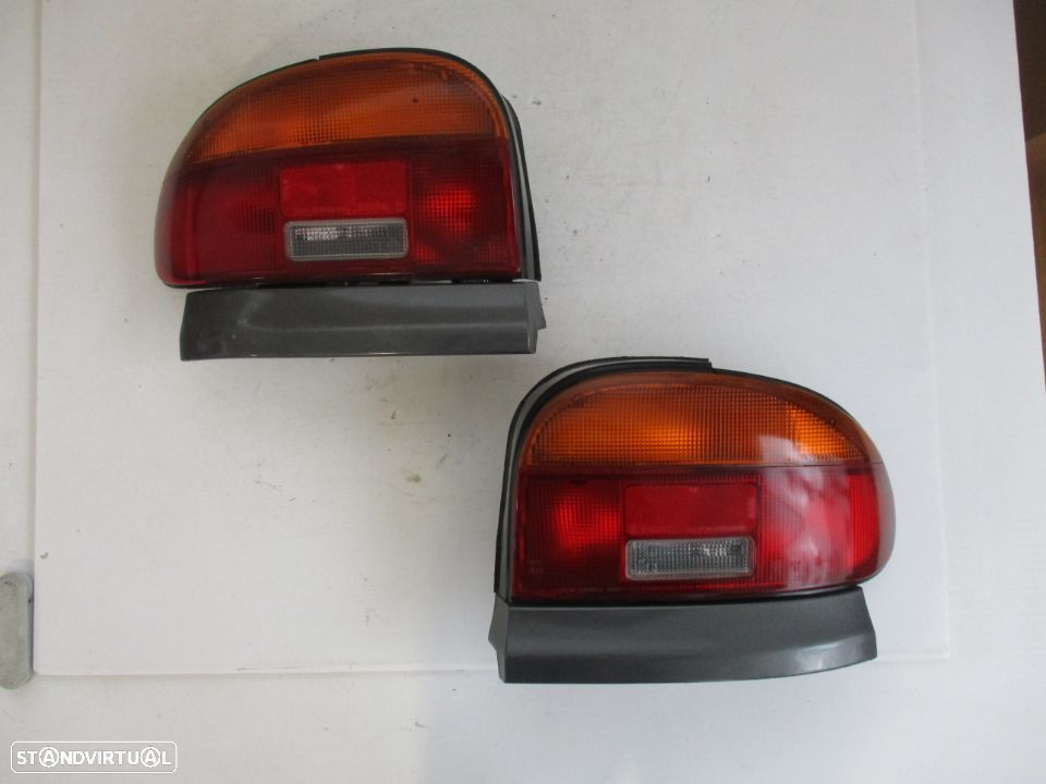 Farol Farolim Mazda 121 Carro Esquerdo Direito - 1