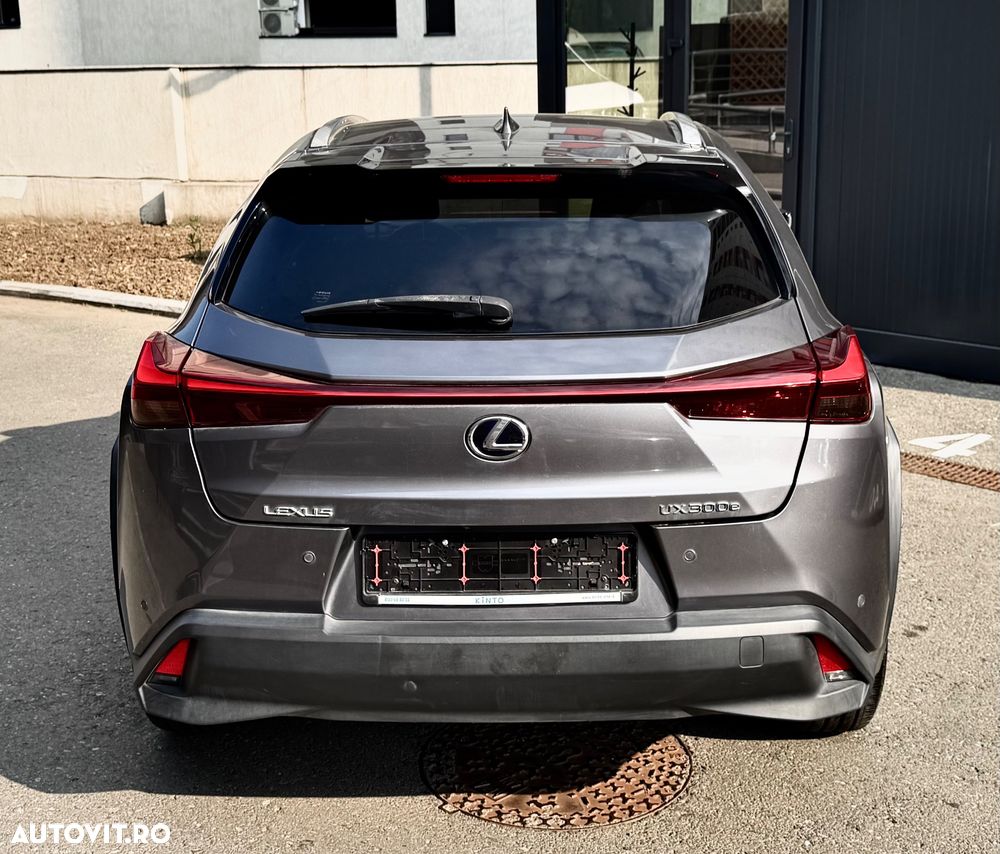 Lexus UX 300e Luxury Line - 5