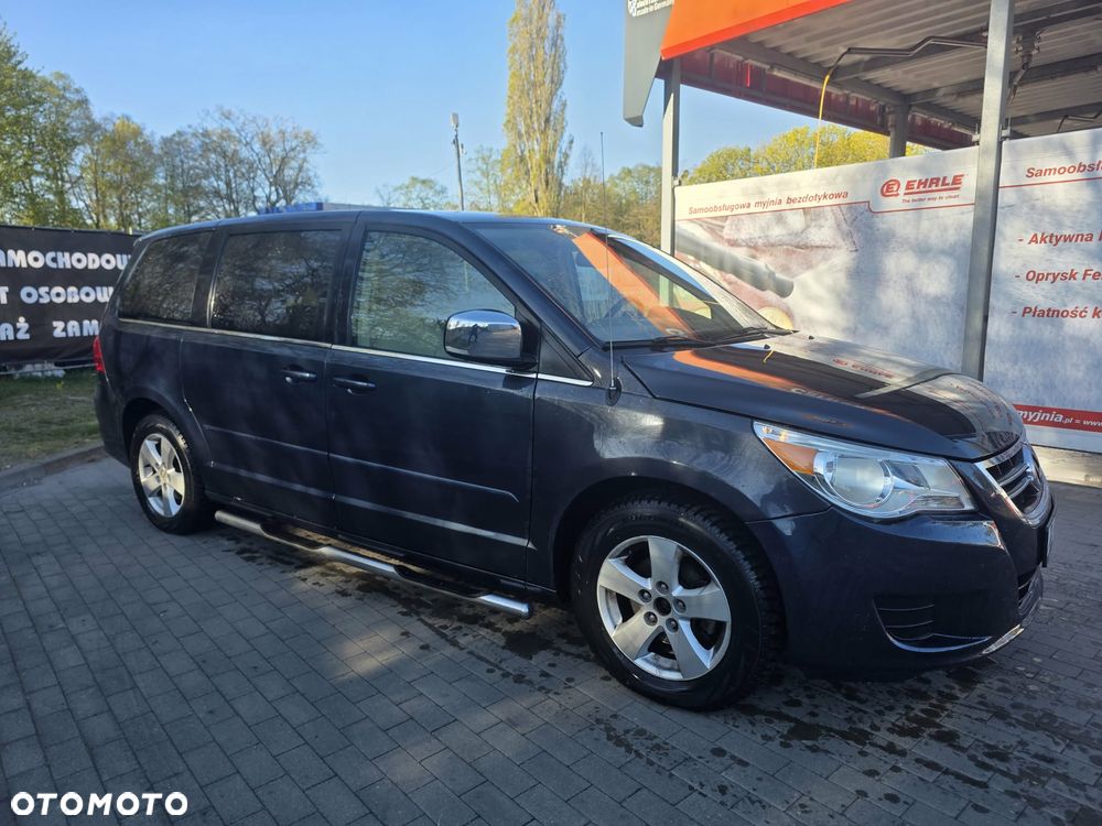 Volkswagen Routan - 10