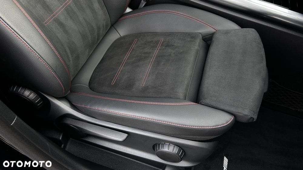 Mercedes-Benz GLA - 24