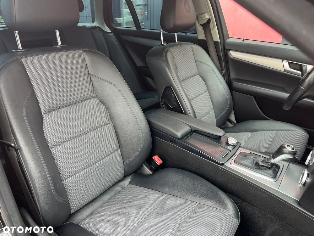 Mercedes-Benz Klasa C 250 (BlueEFFICIENCY) 7G-TRONIC Avantgarde - 18
