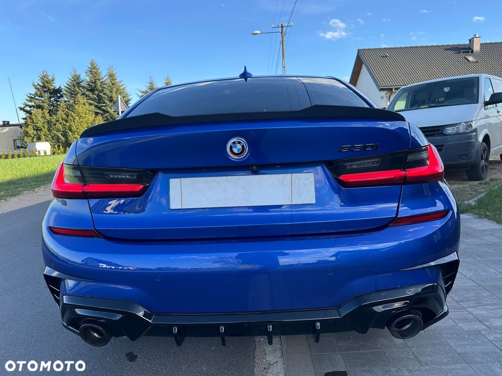 BMW Seria 3 330i M Sport - 10