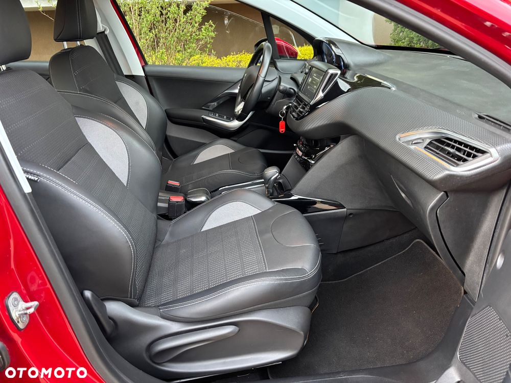 Peugeot 2008 PureTech 110 Stop&Start EAT6 Allure - 17