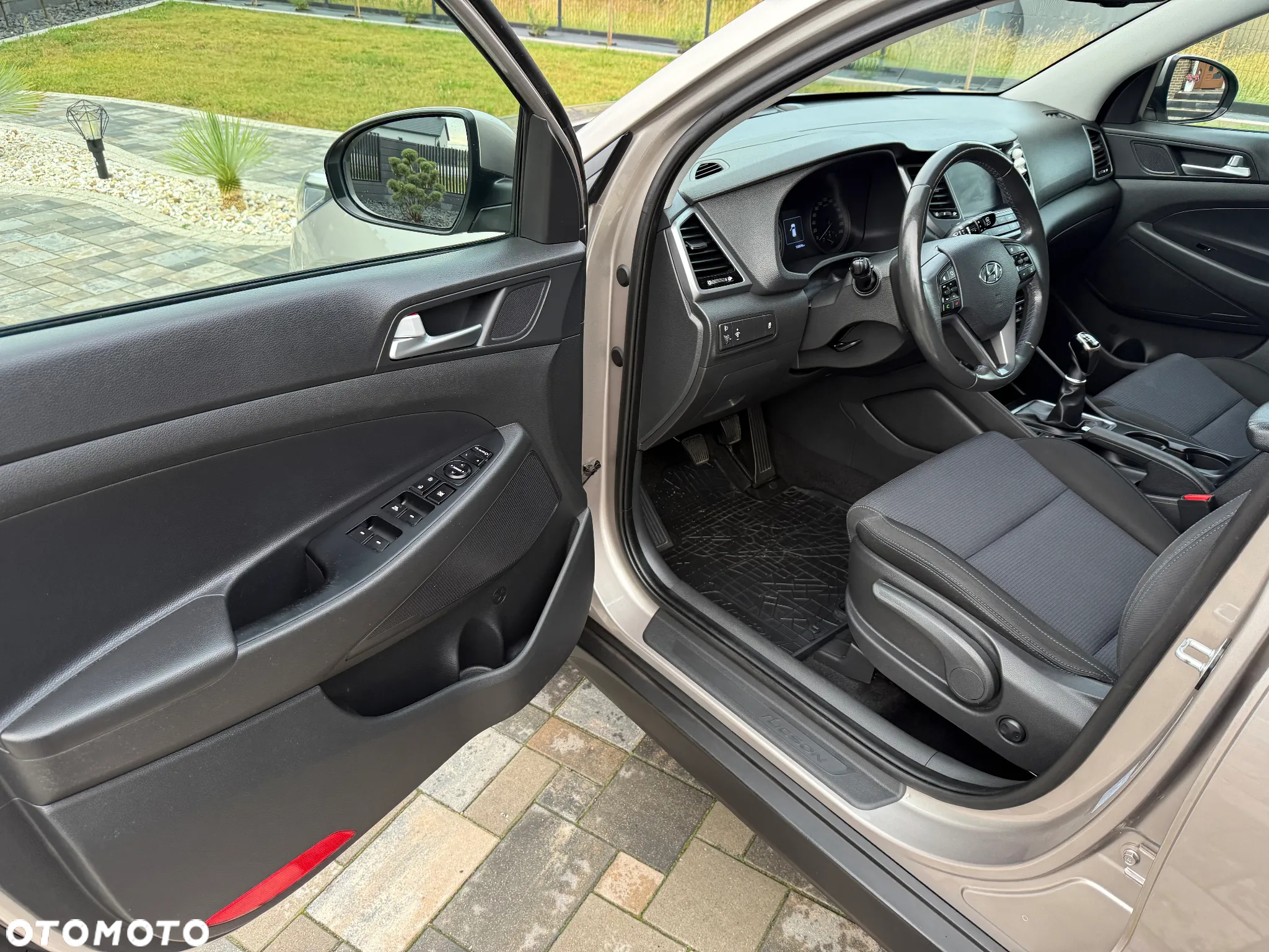 Hyundai Tucson 1.7 CRDI BlueDrive Comfort 2WD - 21