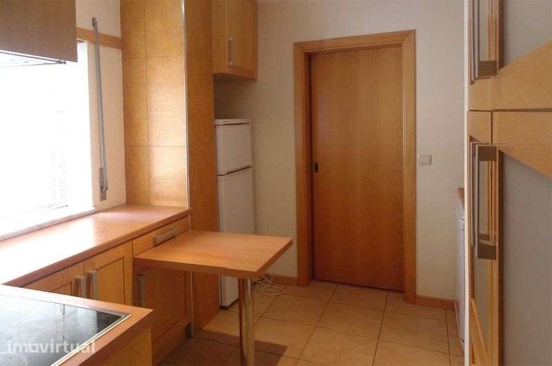 Arrenda-se apartamento mobilado para arrendamento anual nas Abadias - Grande imagem: 5/5