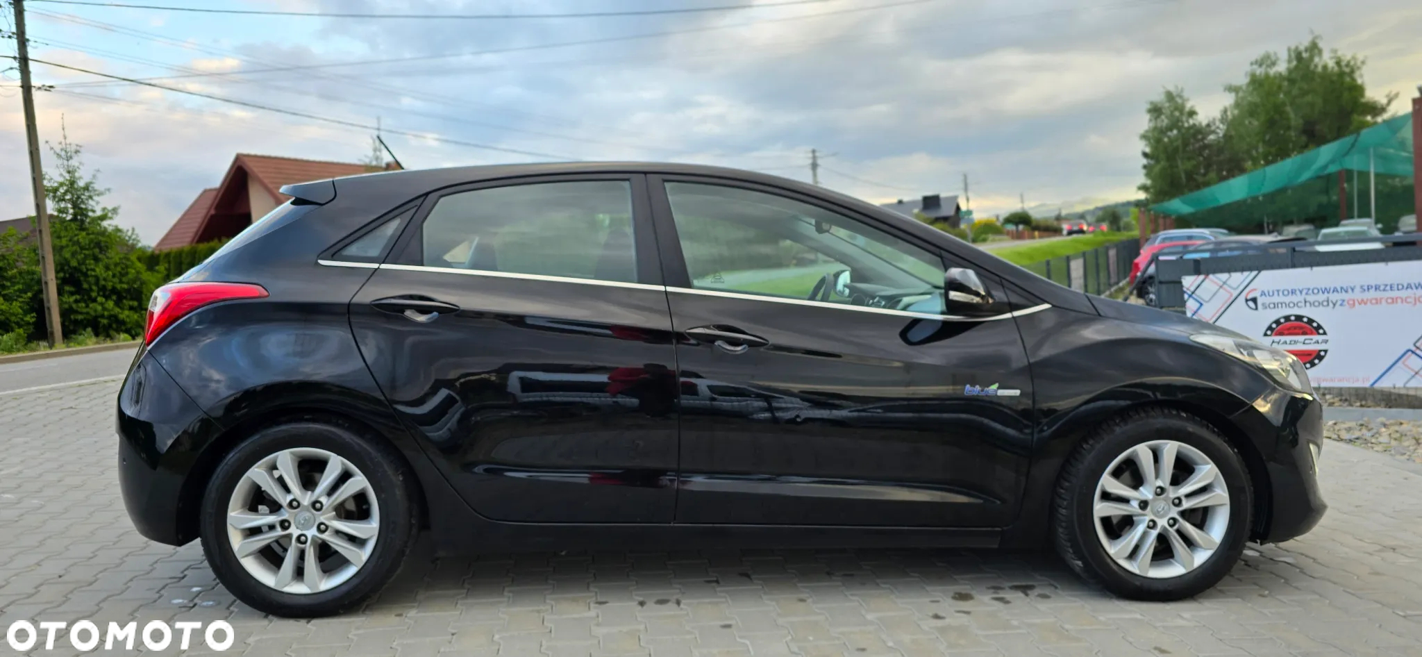 Hyundai i30 blue 1.6 CRDi Trend - 11
