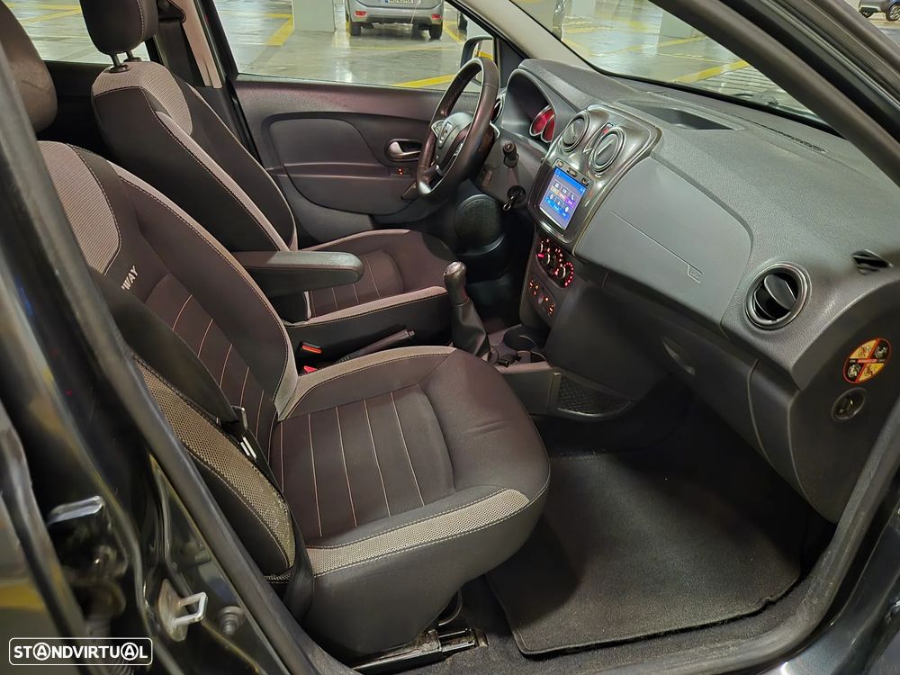 Dacia Sandero 0.9 TCe Stepway - 32