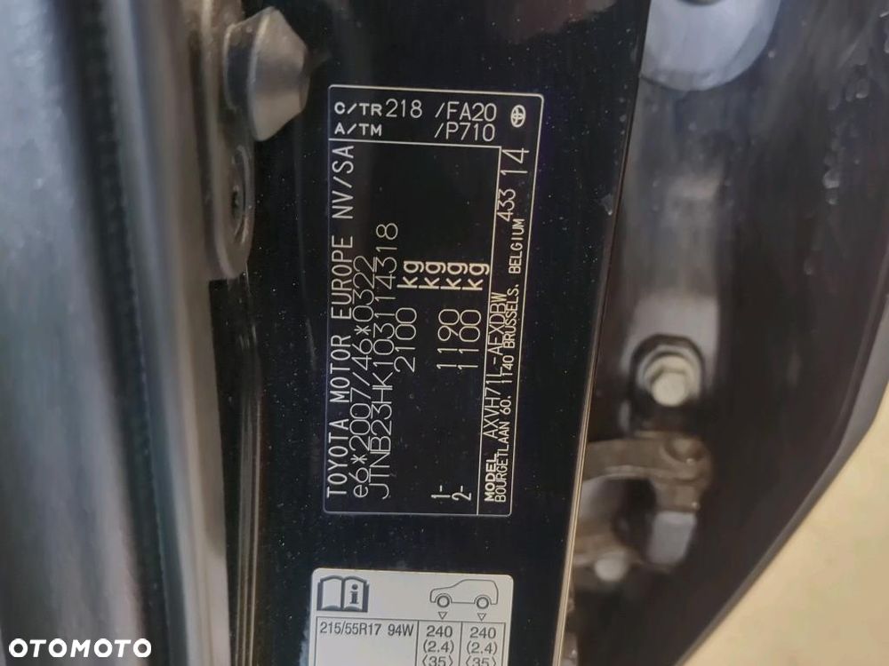 Toyota Camry 2.5 Hybrid Comfort CVT - 24
