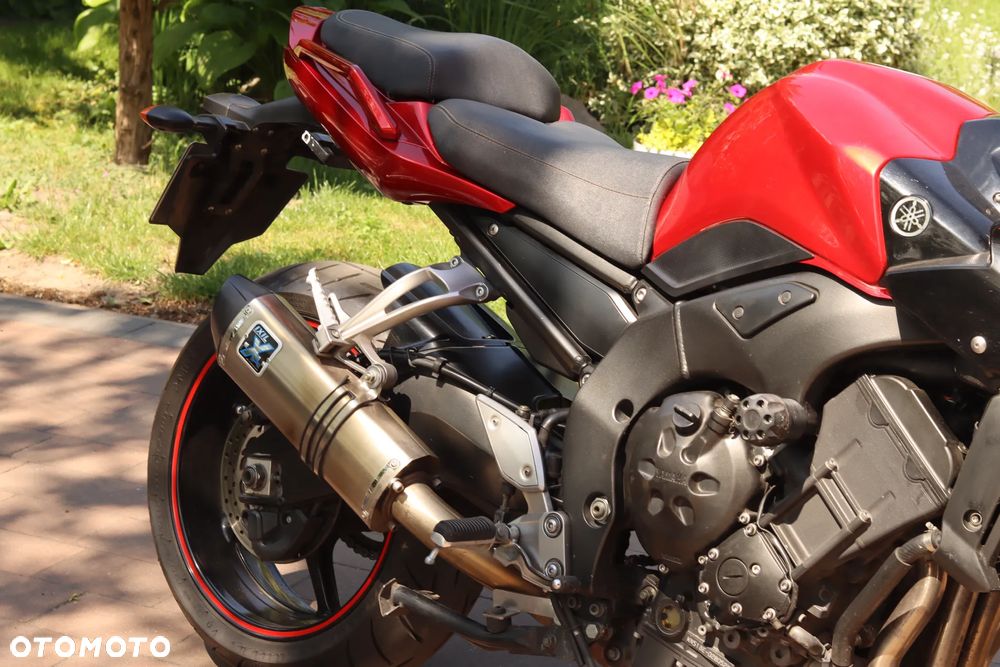Yamaha FZ - 11
