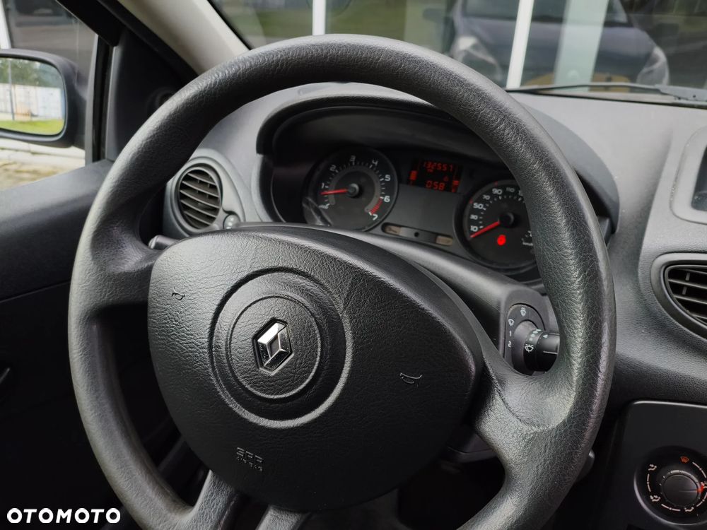 Renault Clio - 10