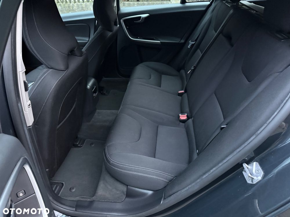 Volvo V60 D2 Momentum - 23