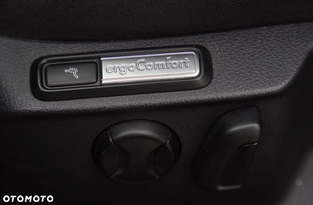 Volkswagen Passat - 27