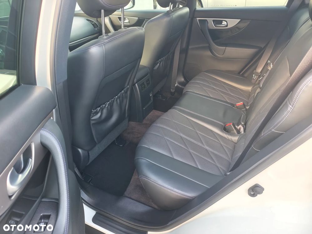 Infiniti QX70 3.7 AWD S Premium - 15