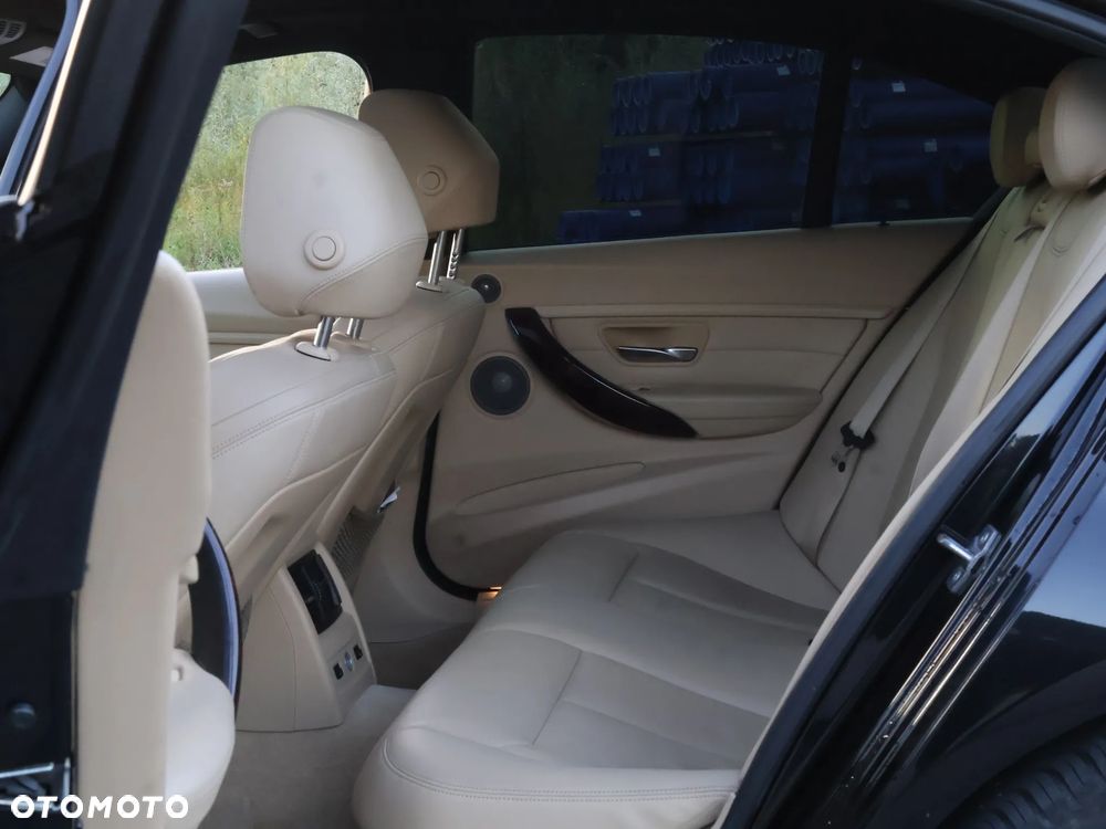 BMW Seria 3 - 16
