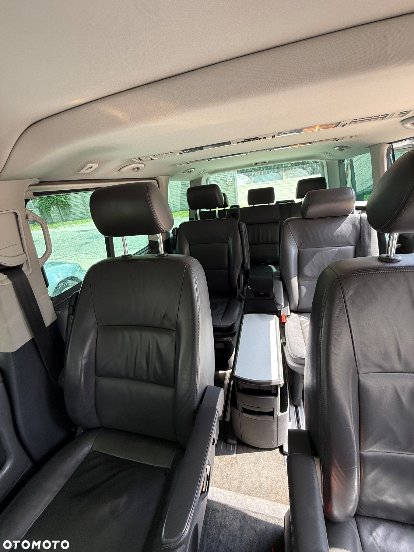 Volkswagen Multivan - 5