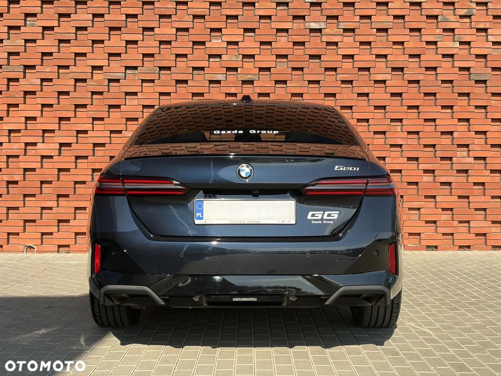 BMW Seria 5 520i mHEV M Sport - 8