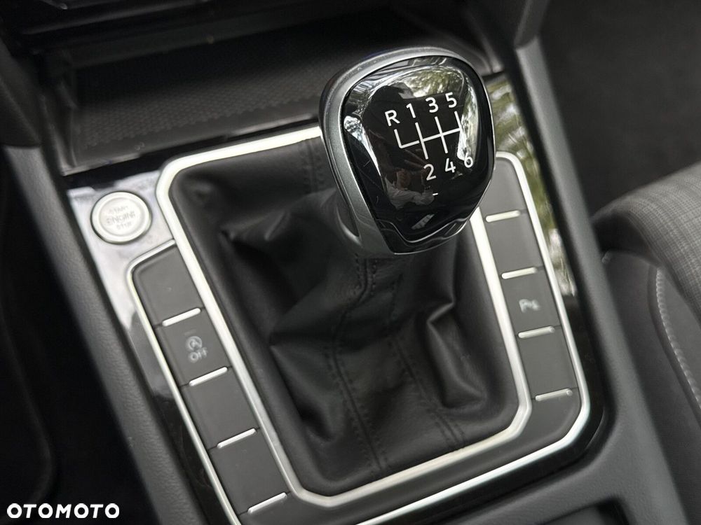 Volkswagen Passat 1.5 TSI EVO Business - 20