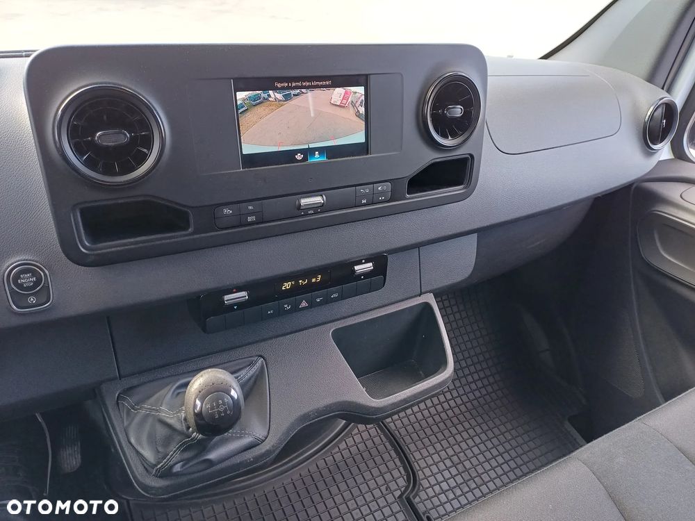 Mercedes-Benz SPRINTER - 19