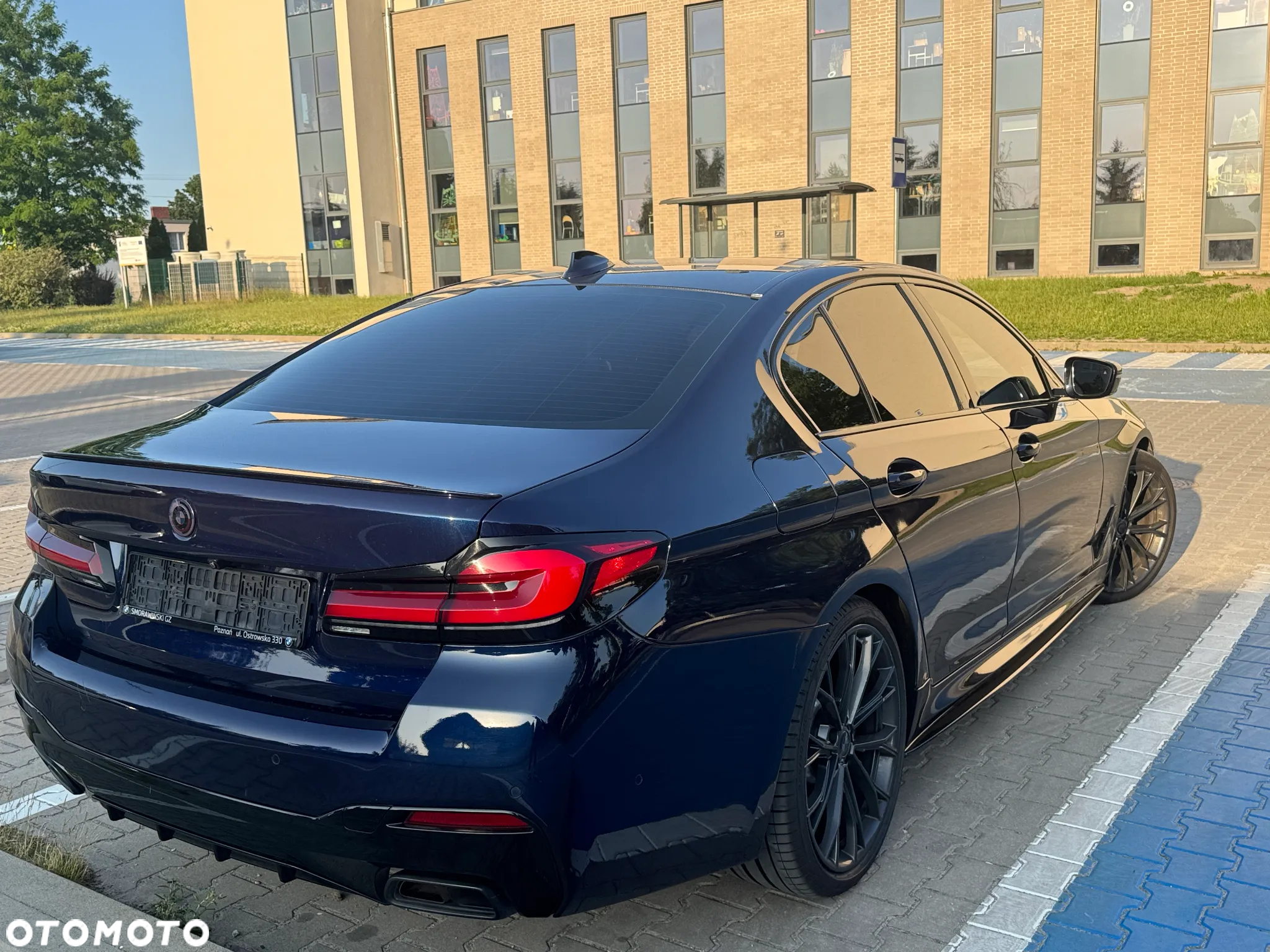 BMW Seria 5 M550i xDrive sport - 8