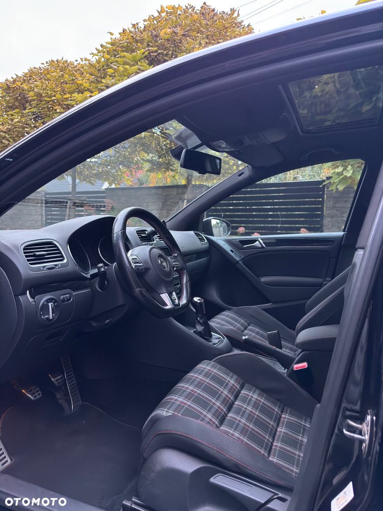 Volkswagen Golf VI 2.0 TSI GTI - 7