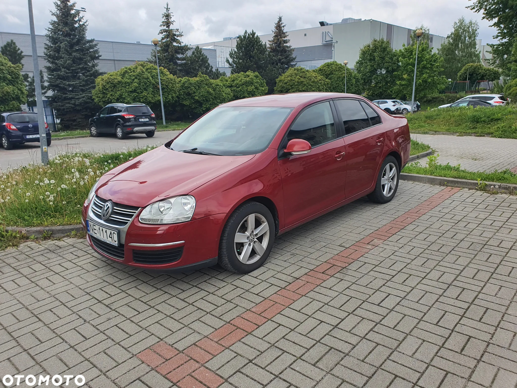 Volkswagen Jetta 1.6 Trendline DSG - 11