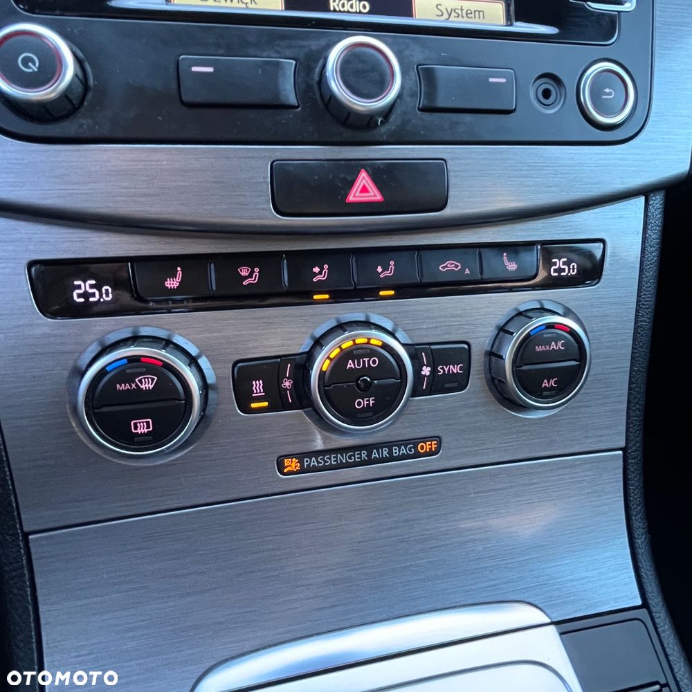 Volkswagen Passat Variant 2.0 TDI DPF DSG Highline - 31