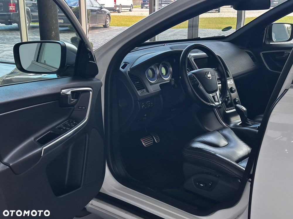 Volvo XC 60 T6 AWD R-Design - 15