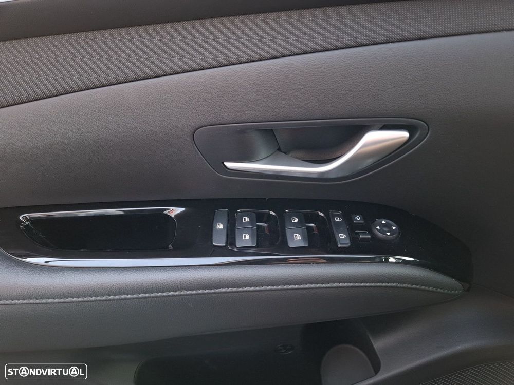 Hyundai Tucson 1.6 T-GDi Premium — fotografia 18