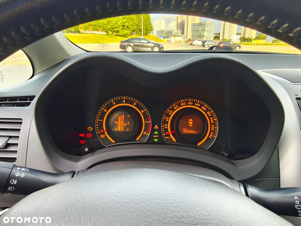 Toyota Auris 1.6 Sol - 2