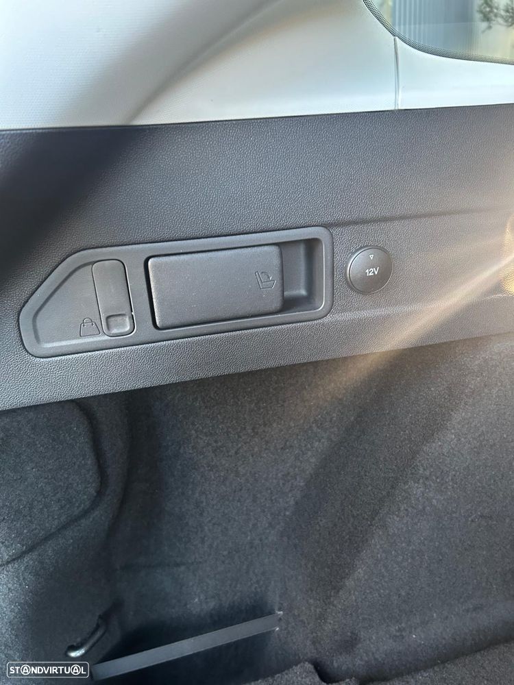 Ford Focus SW 1.0 EcoBoost S&S ST-LINE - 21