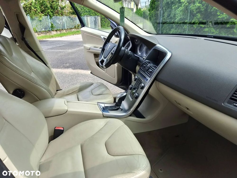 Volvo XC 60 D4 Geartronic Momentum - 9