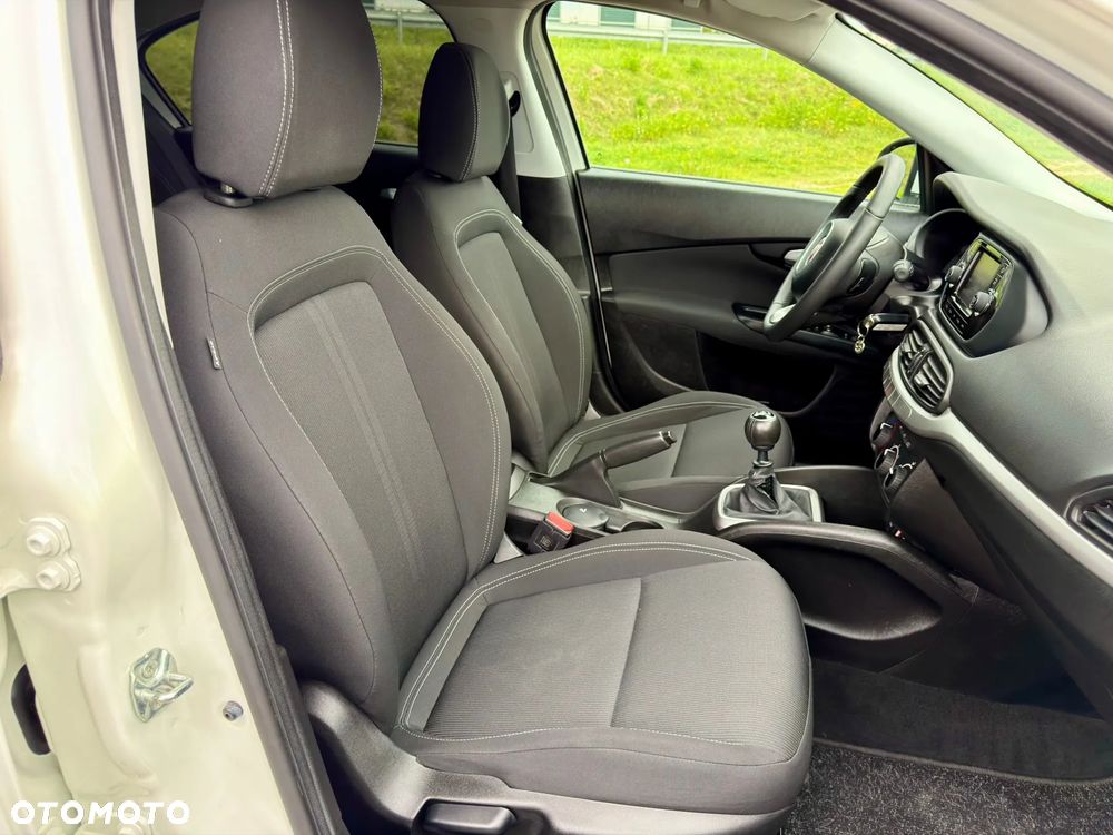 Fiat Tipo 1.4 T-Jet 16v Easy - 38