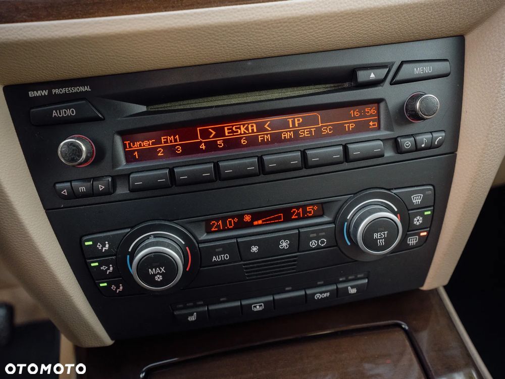 BMW Seria 3 318i - 37