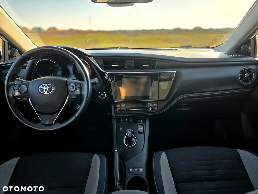 Toyota Auris - 22