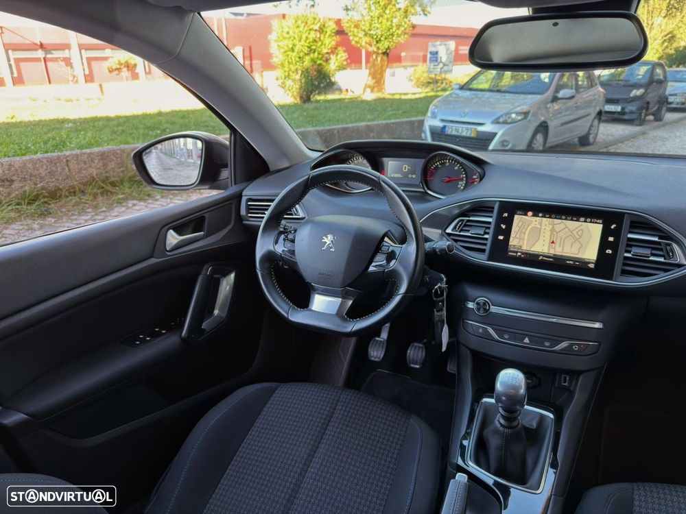 Peugeot 308 SW 1.5 BlueHDi Style — fotografia 16