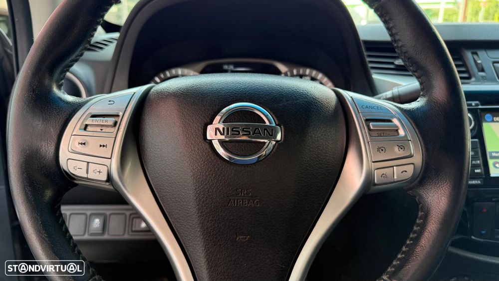Nissan Navara 2.3 dCi CD 4WD Tekna - 4