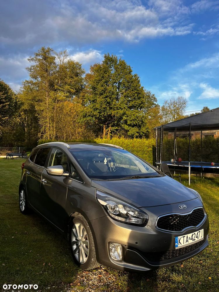 Kia Carens 1.7 CRDi 115 UEFA EURO 2016 - 1