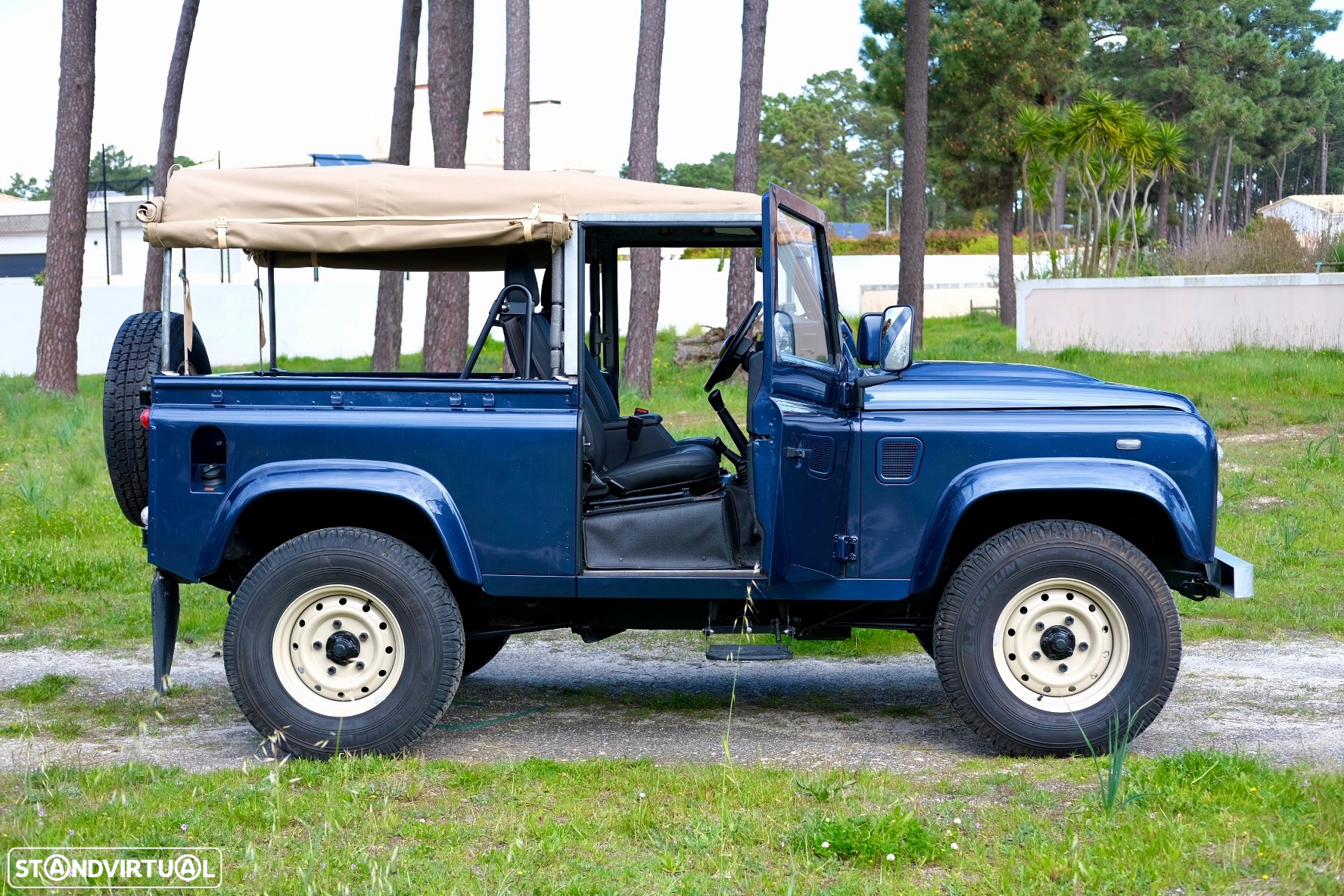 Land Rover Defender 90 SW 2.4 CRD S - 9