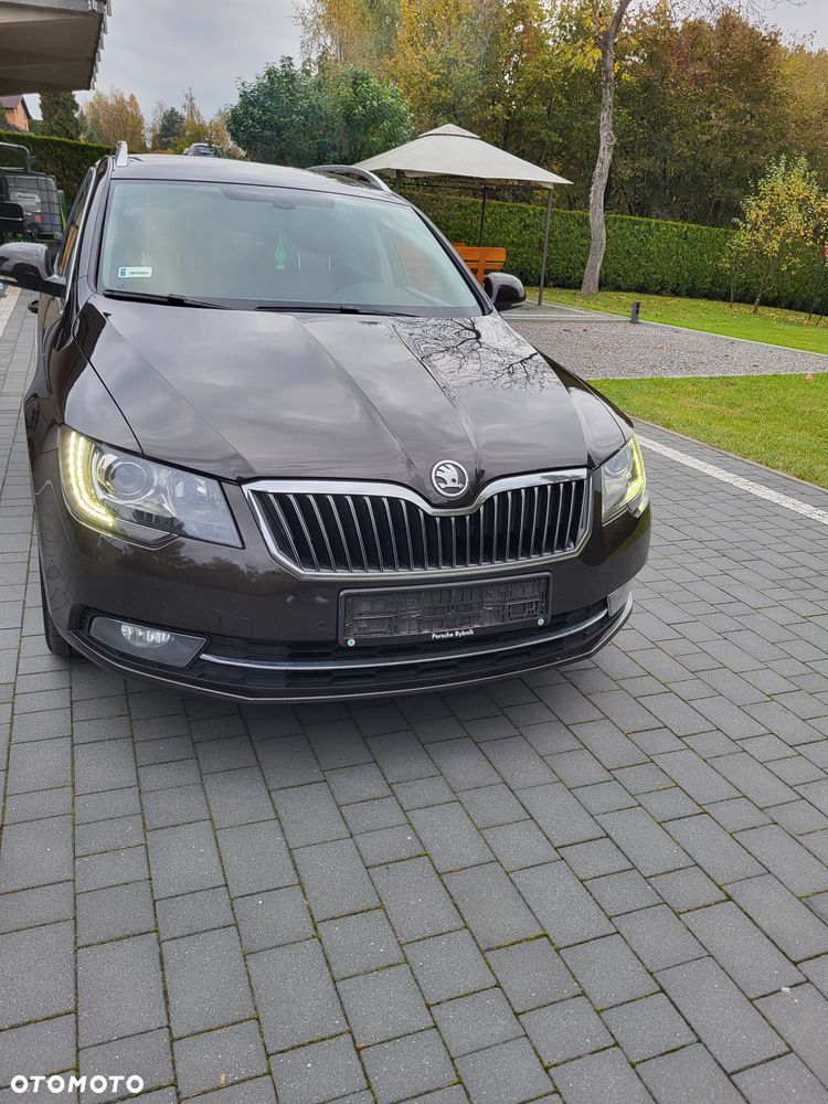 Skoda Superb 2.0 TDI Ambition DSG - 2