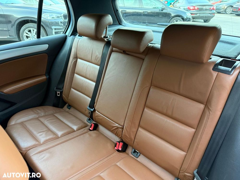 Volkswagen Golf - 11
