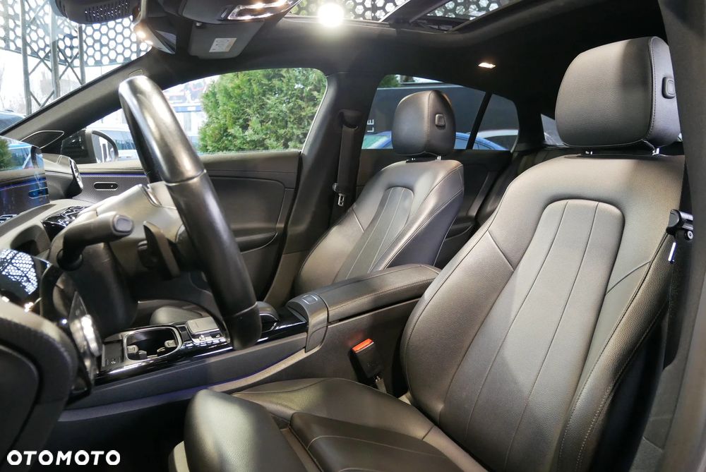 Mercedes-Benz CLA 200 7G-DCT Progressive - 12