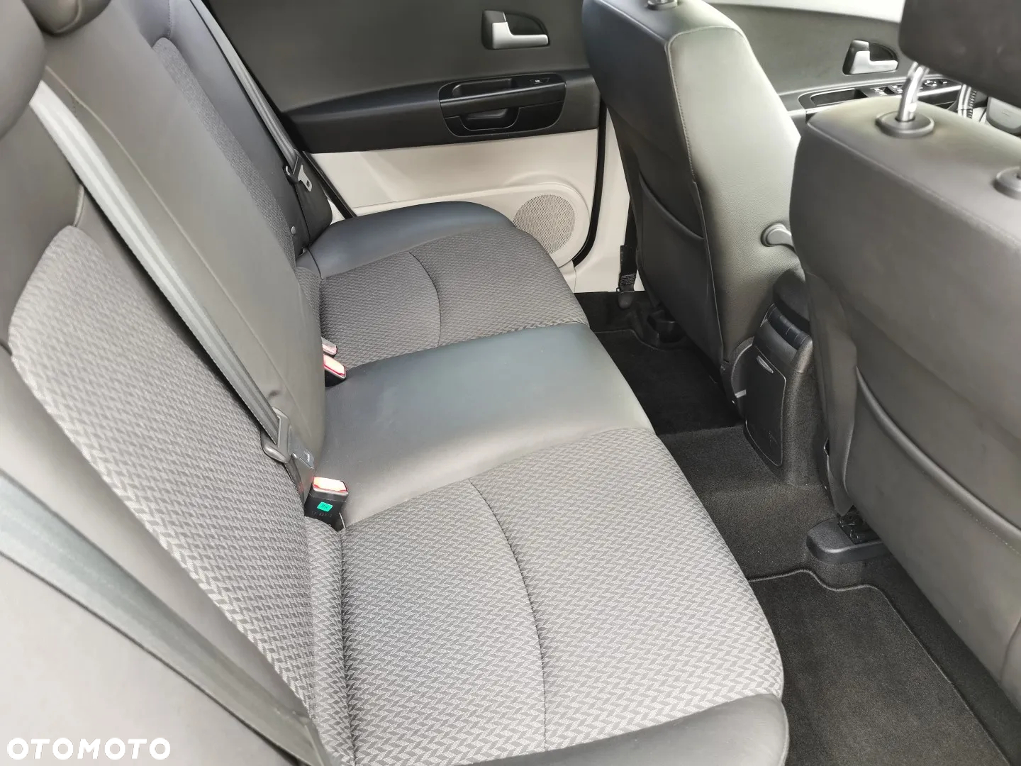 Kia Ceed - 13
