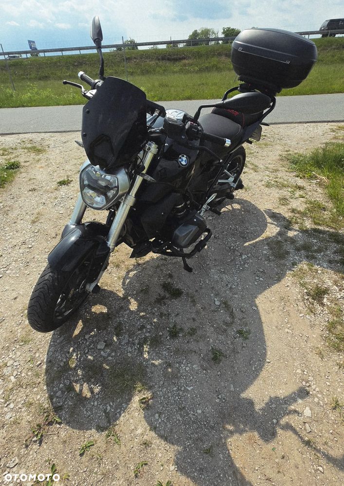 BMW R - 1