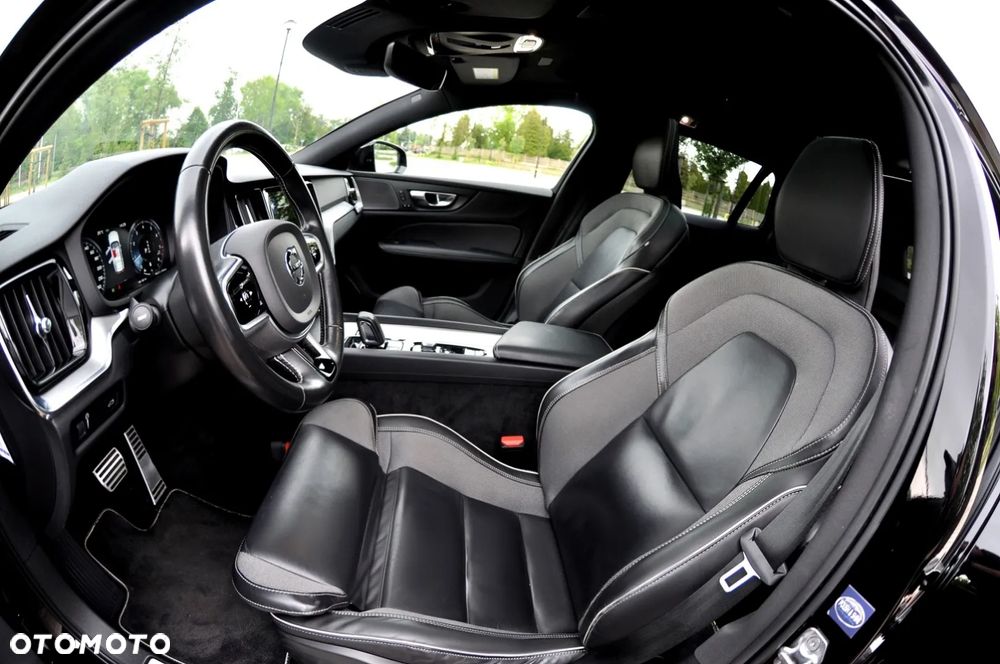 Volvo V60 B4 D R-Design - 11