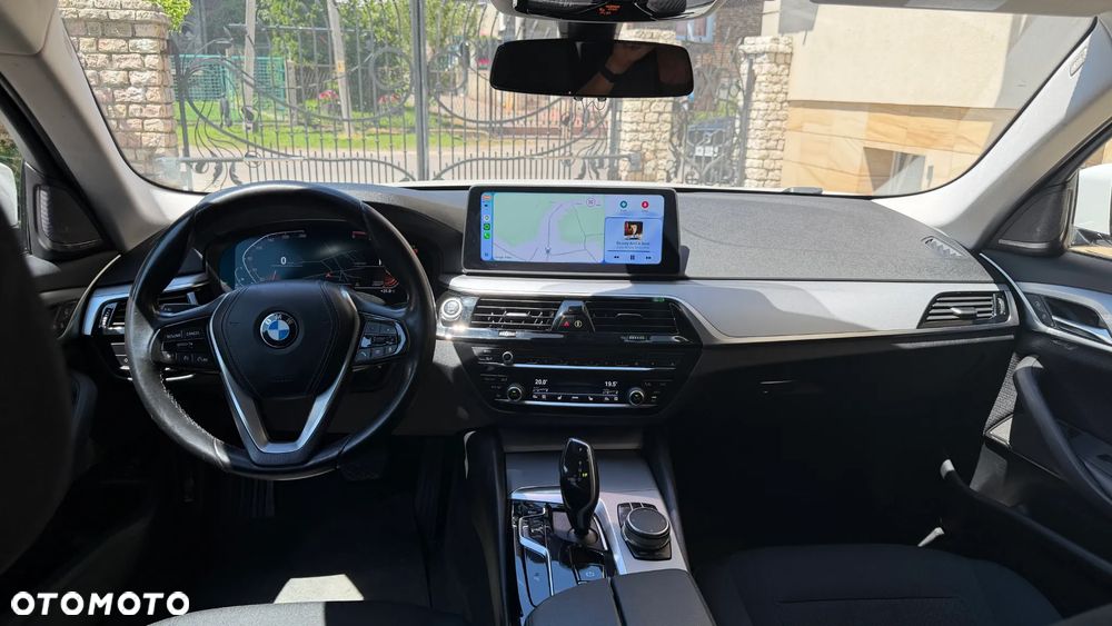 BMW Seria 5 520d Sport Line - 17