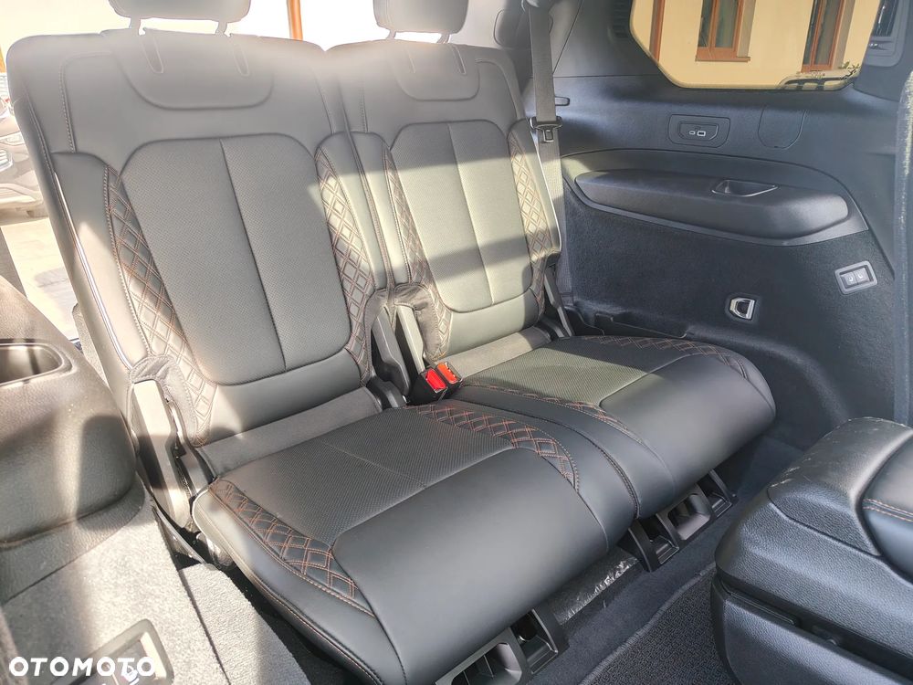 Jeep Grand Cherokee - 17