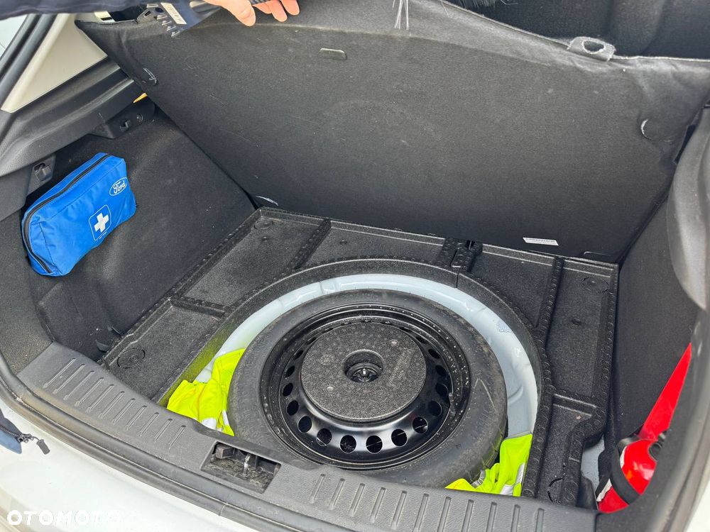 Ford Focus 1.5 TDCi SYNC Edition - 11