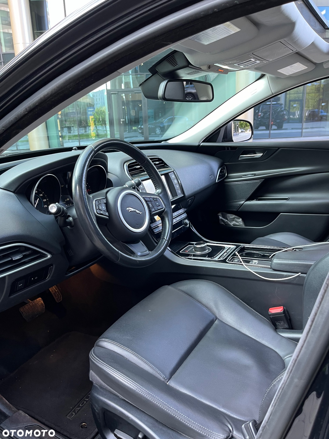 Jaguar XE 2.0 T Pure - 8