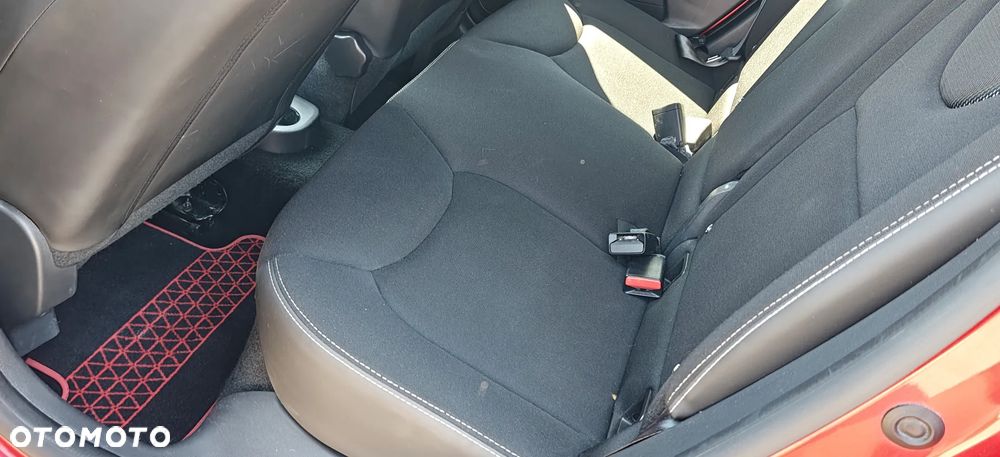 Renault Clio 1.2 16V 75 LIMITED - 21