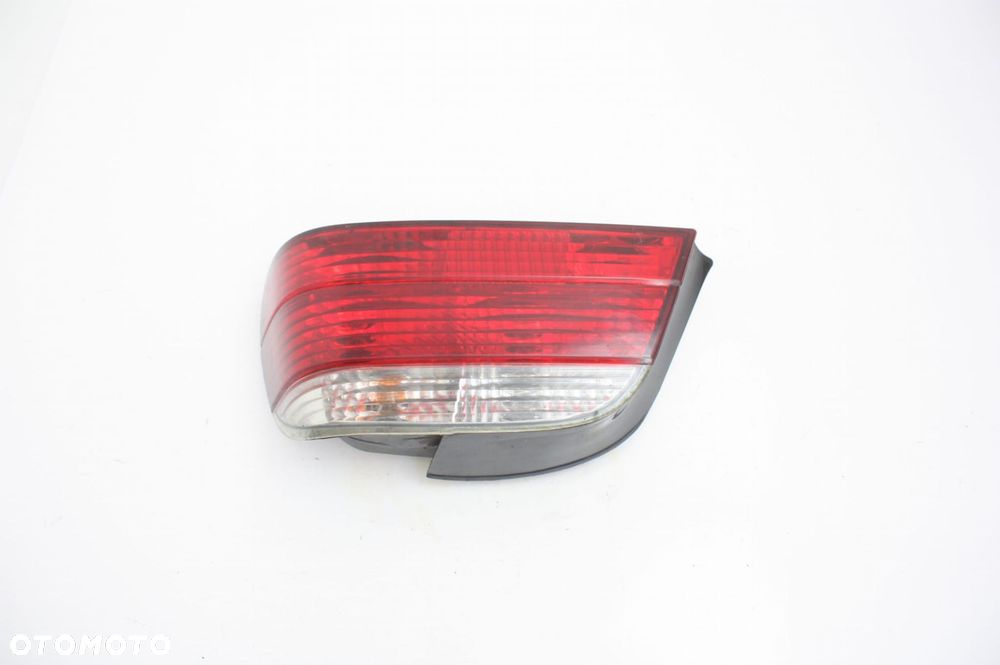 LAMPA TYLNA PRAWA BMW 728 E38 - 1